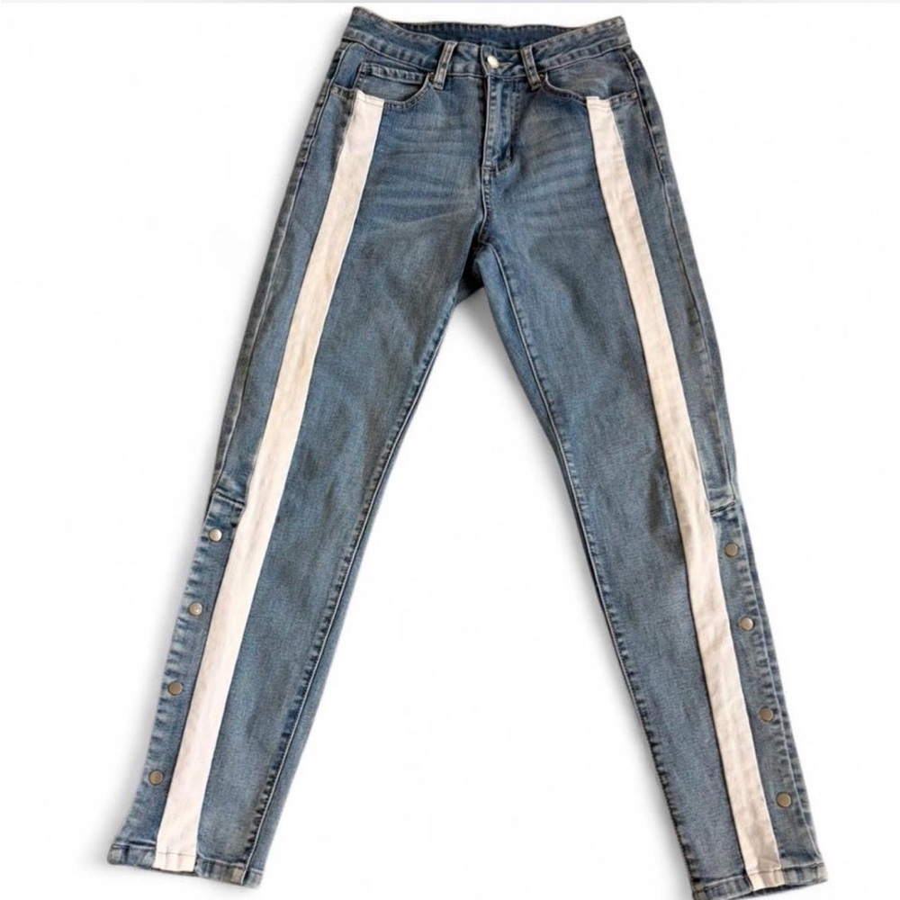 Chic Blue and White Women's Skinny Jeans